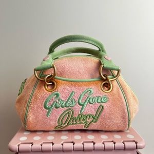 GIRLS GONE JUICY Bowler Bag💅🏼❤️